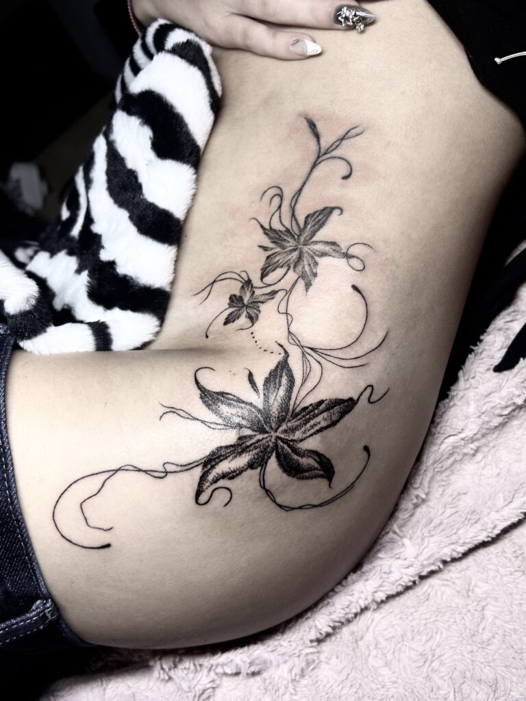 tatouage dotwork ornemental femme – studio CycloPink