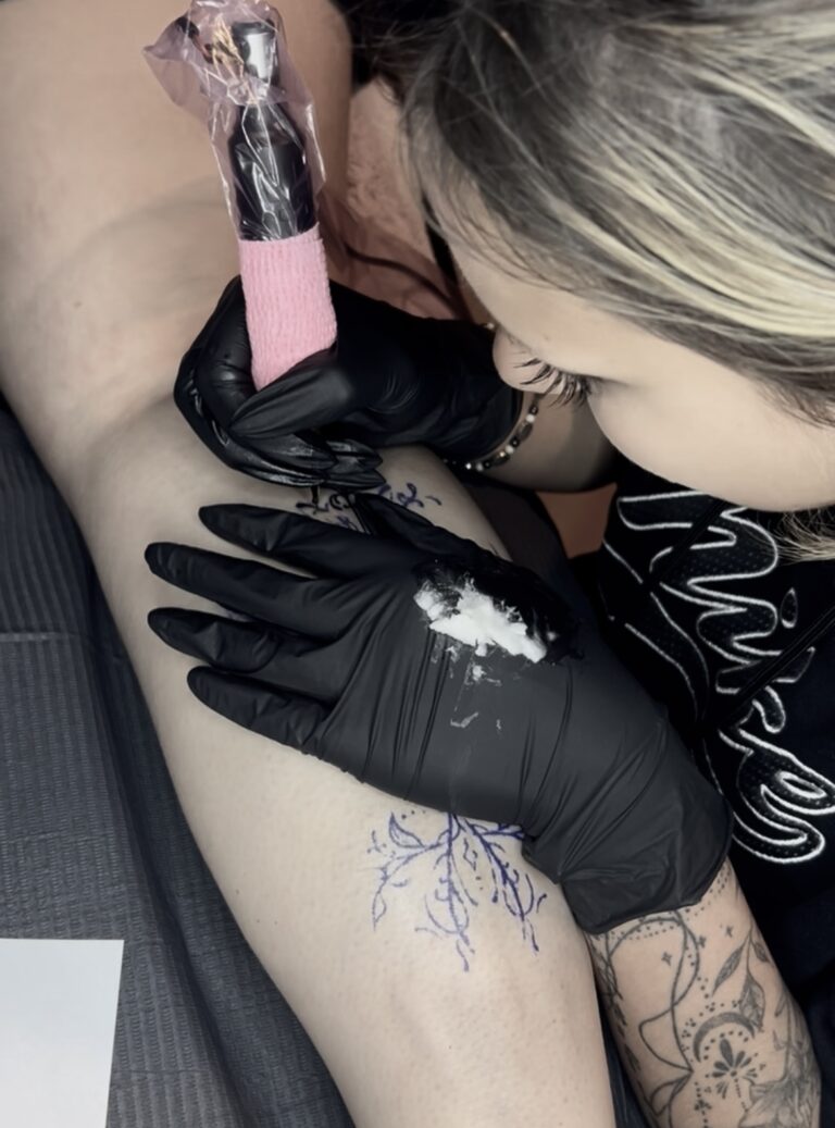 Cyclopink - Tatouage 77📍- Fine Line Dotting & Ornemental